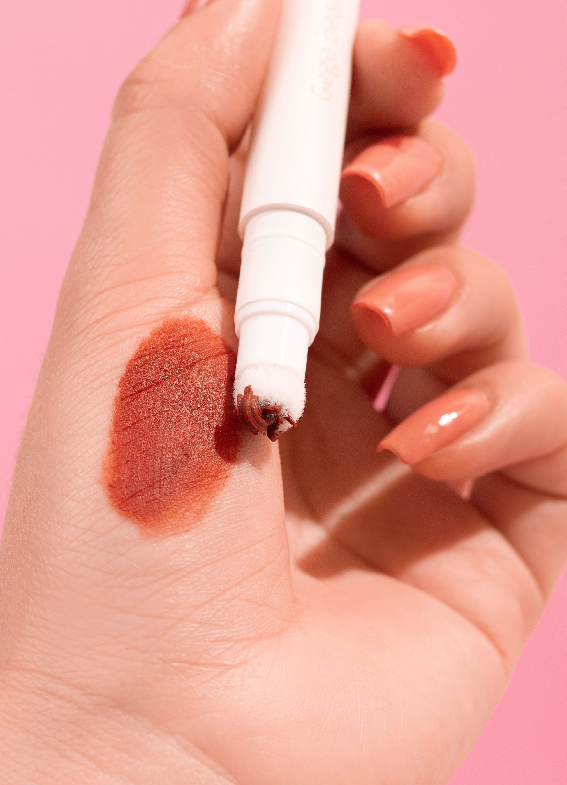 Labial con efecto polvo mate y brillo pedir a domicilio en onix 