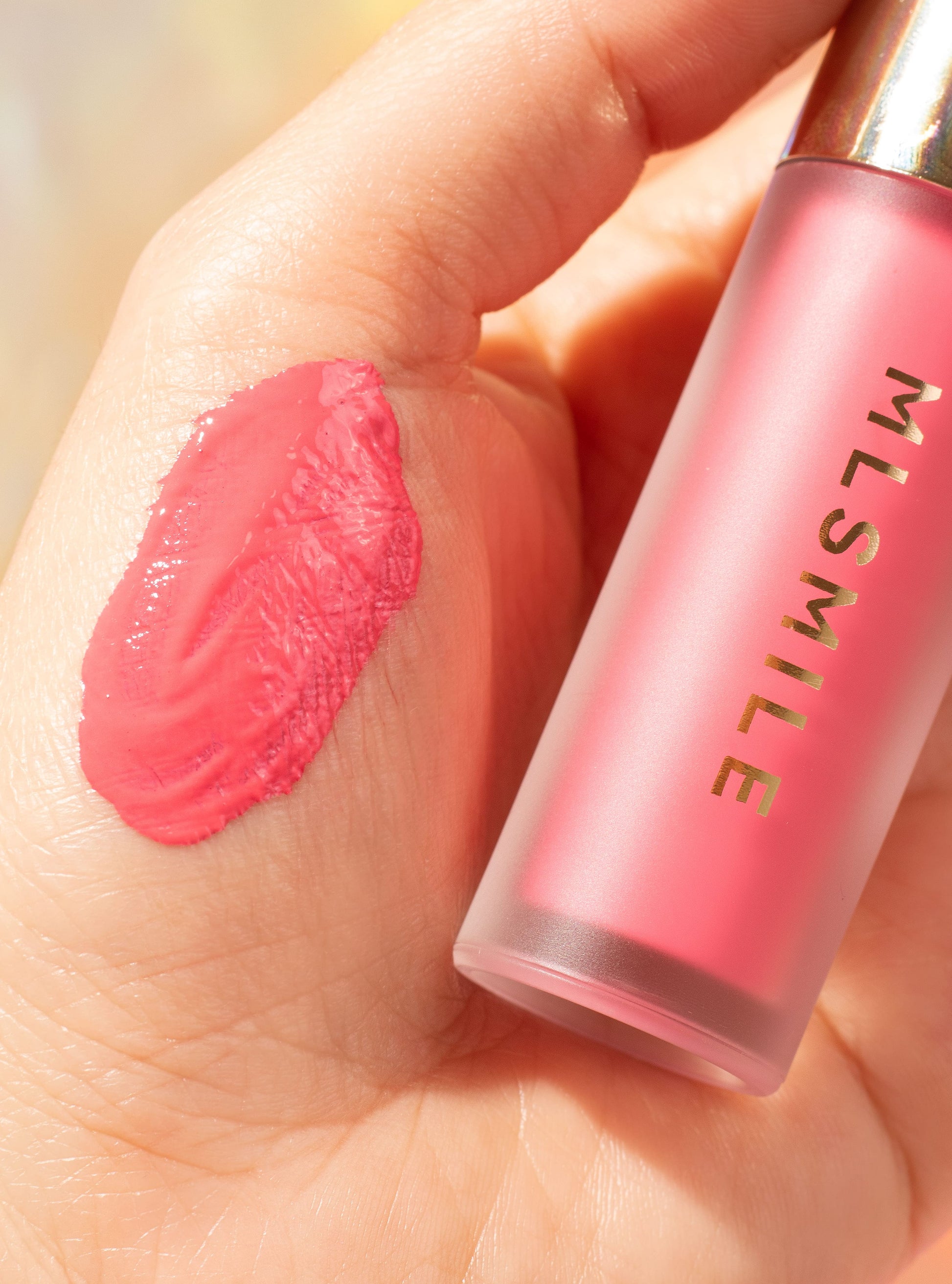 Rubor liquido color barbie, aplicador de lujo en onix market, maquillaje MLSMILE
